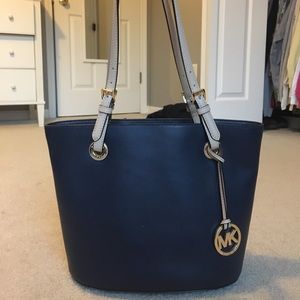 **NEVER USED** Michael Kors Purse